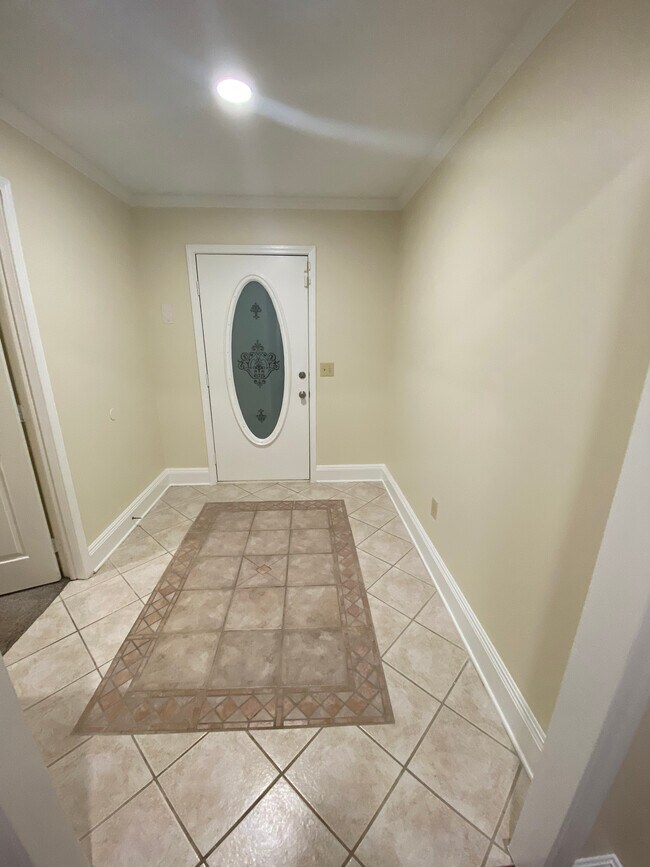 Building Photo - 504 Stockton Cv