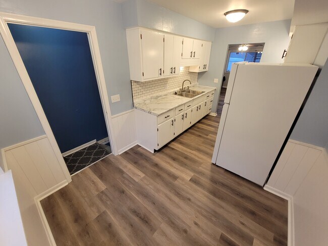 Dining - 5034 Ora St