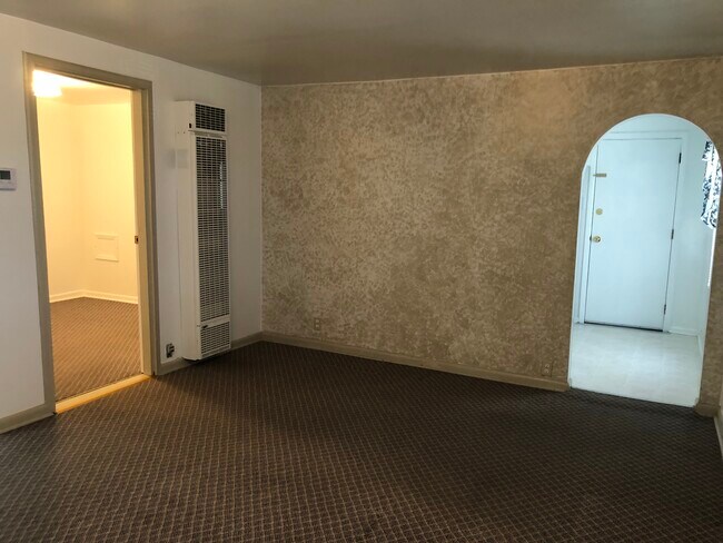 Foto del edificio - 114 Riverview Ave