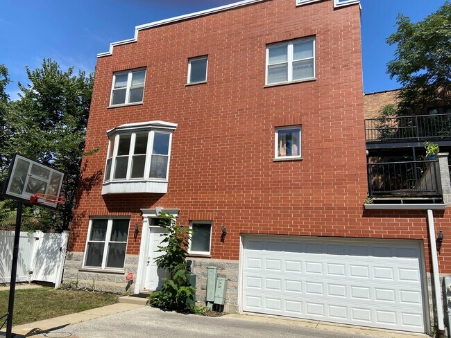 Building Photo - 5052 S Evans Ave