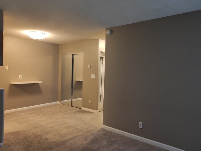 Building Photo - 850 W Moorhead Cir