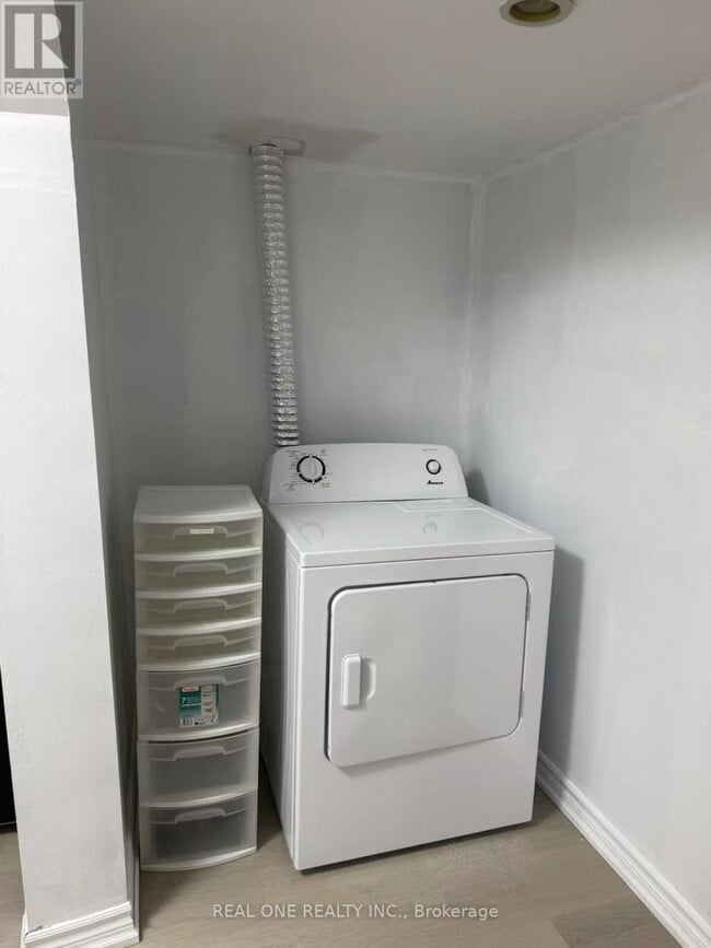 Photo du bâtiment - 826 Winterton Way