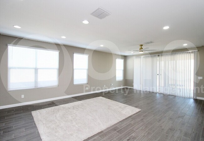 Foto del edificio - 8035 S 44th Gln