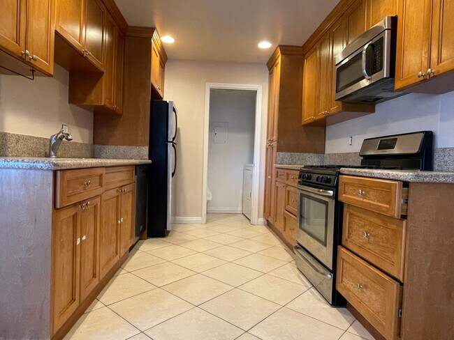 Foto del edificio - Adorable Oceanside Condo Ready Now!