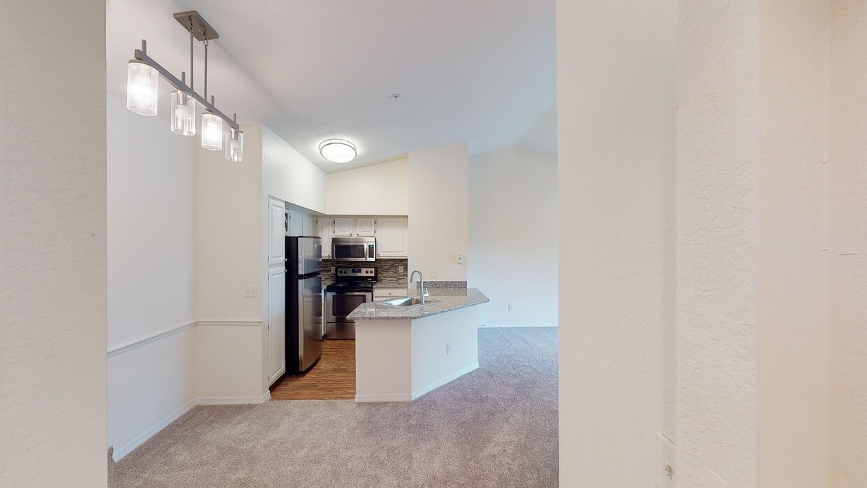 Photo - Ashton at Waterford Lakes Apartments