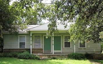 Building Photo - 4501 Lareina Dr