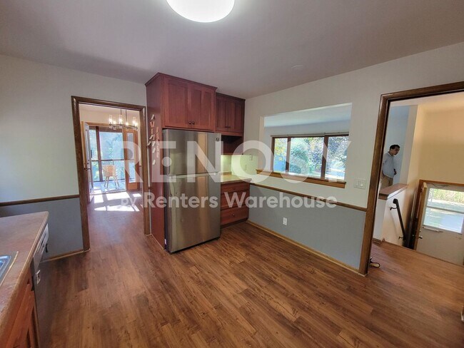 Foto del edificio - 5408 Creekview Ln-