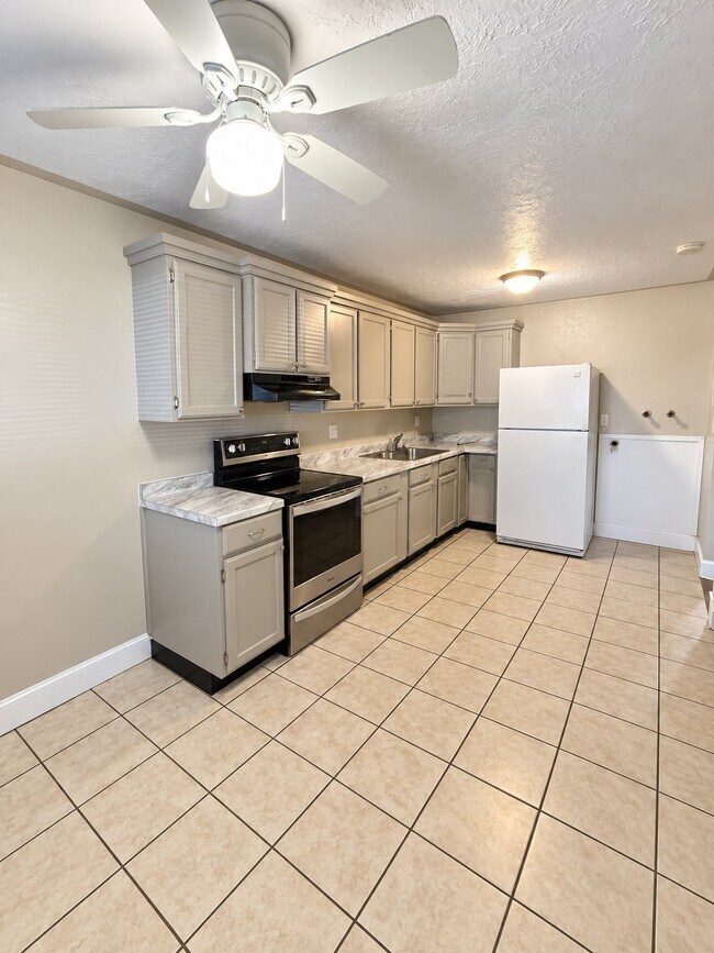 Foto del edificio - 1601 Ivy Cir