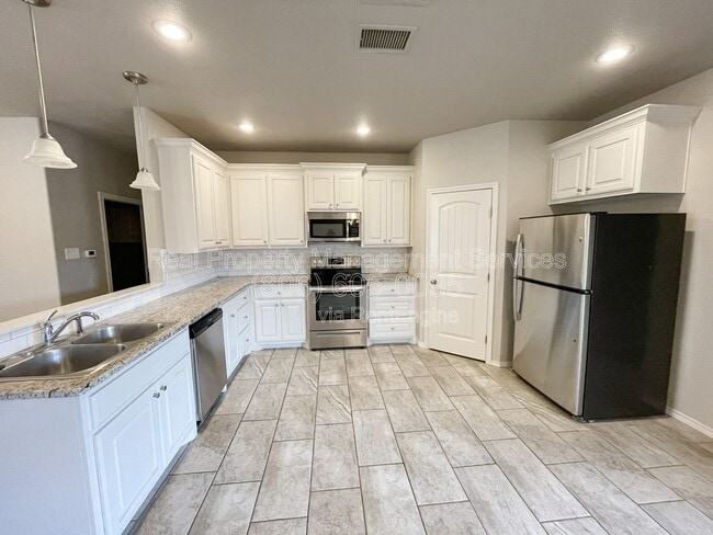 Building Photo - 11207 Akron Ave