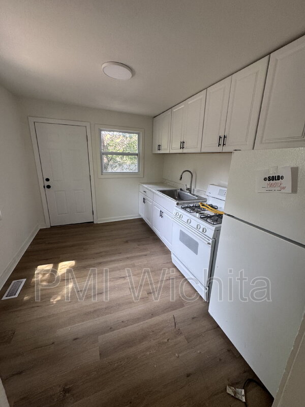 Foto del edificio - 4311 E Lincoln St