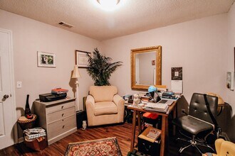Building Photo - 127 Deerfield Dr
