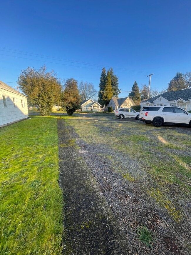 Building Photo - 530 Grove St