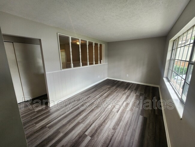 Building Photo - 10210 Nola Dr