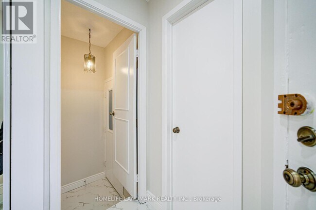 Building Photo - 79 Sandyhook Square