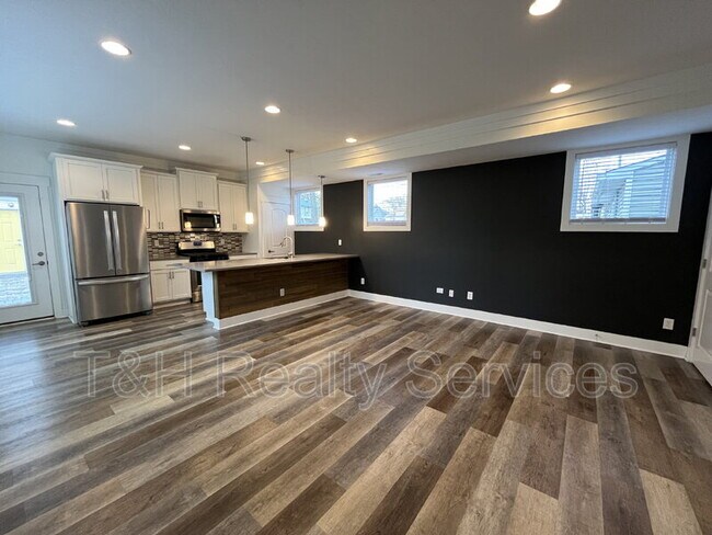 Building Photo - 818 Villa Ave