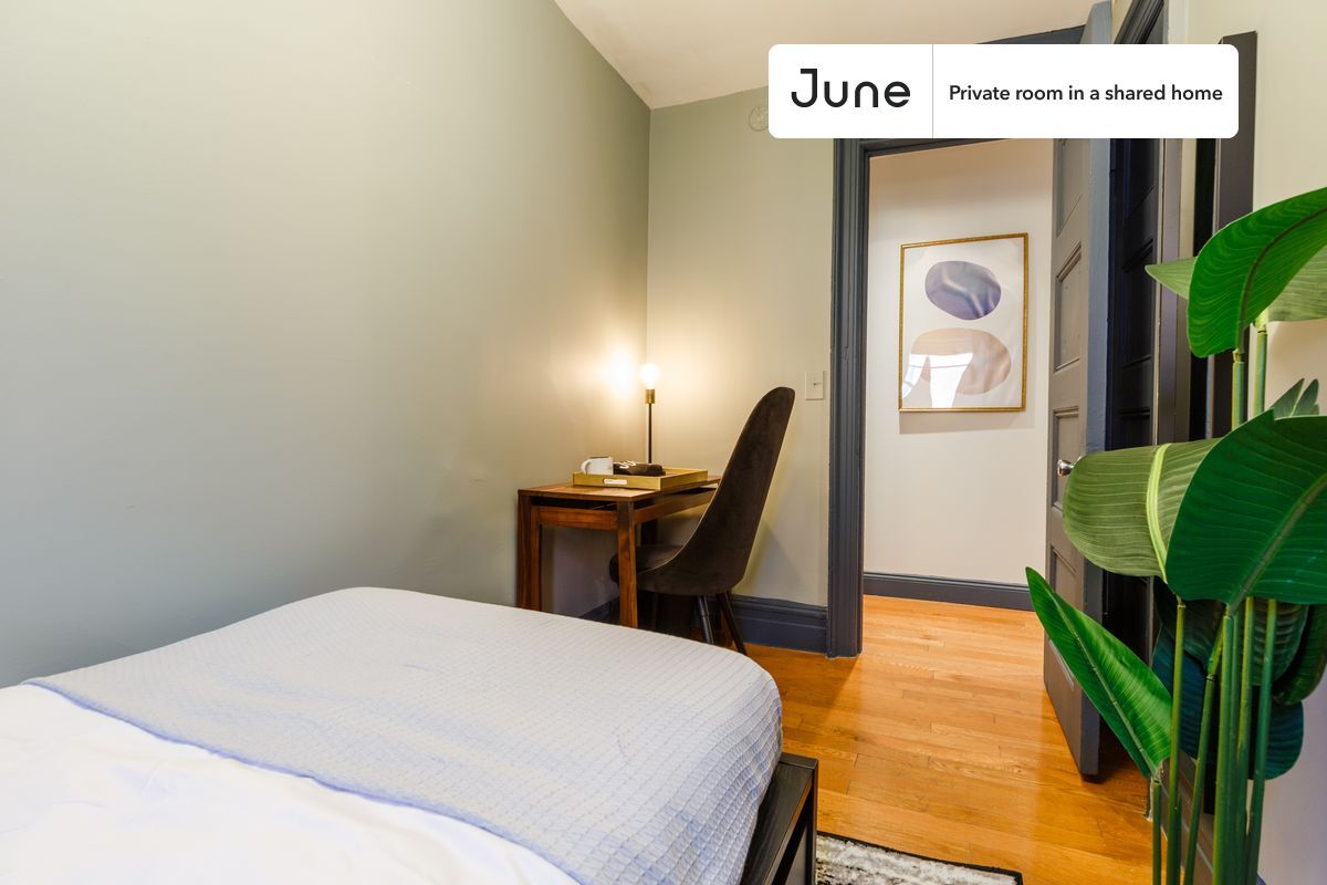 Primary Photo - Private bedroom in 4 bed/1 bath Home