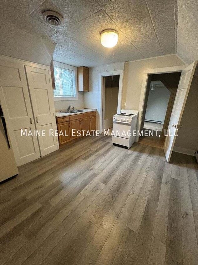 Primary Photo - 123 Union St