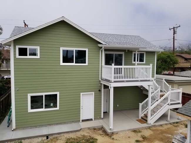 Building Photo - 103 S Santa Rosa St