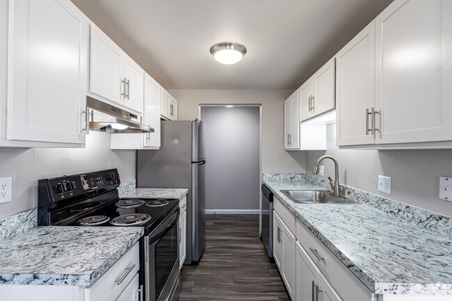 2BR, 1BA - The Boston - Cocina - The Social Amherst