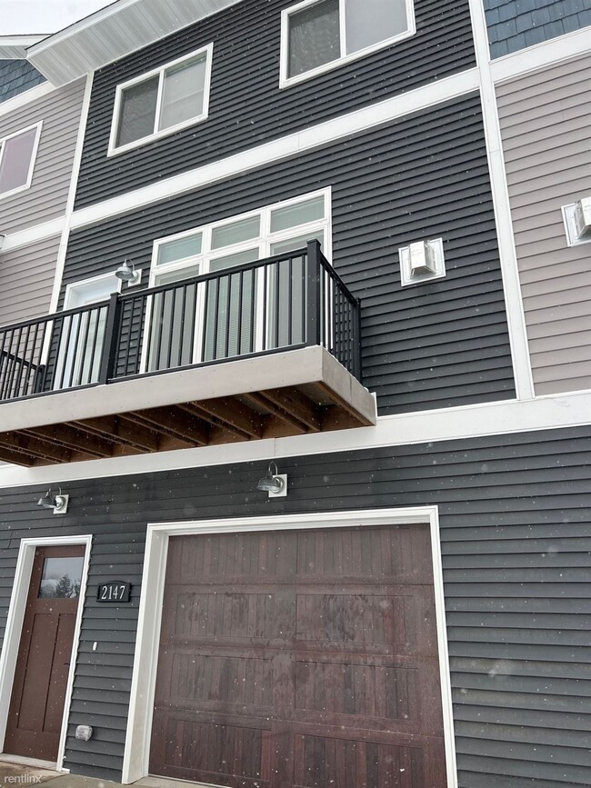 Foto del edificio - 3 br, 2.5 bath Townhome - Benson Courtyard...