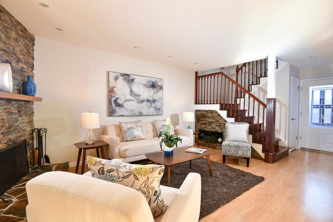 Foto del edificio - 1535 Lilac Ln