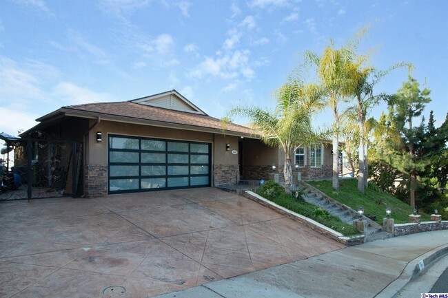 Building Photo - 3844 San Augustine Dr