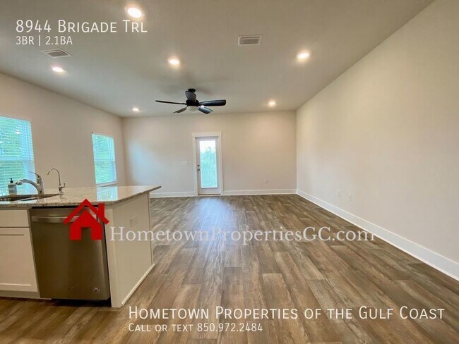 Building Photo - 3 Bedroom Townhome off 9 Mile Rd