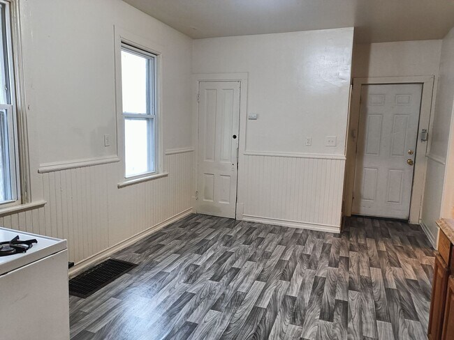 Foto del edificio - 1862 N 13th St