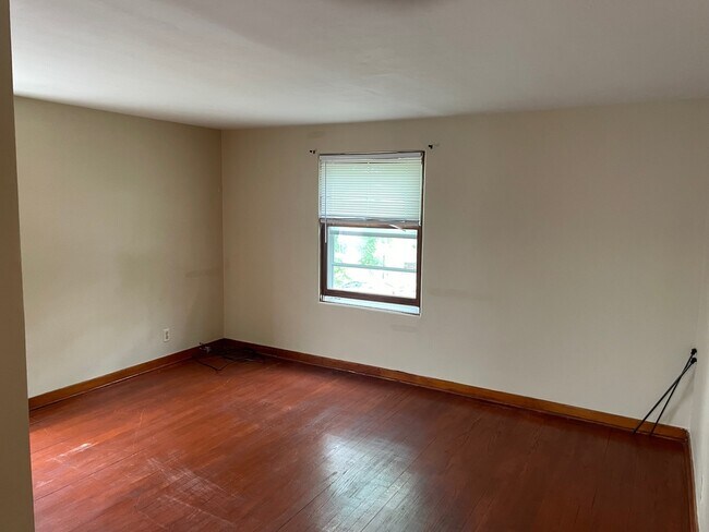 Building Photo - 130-132 N Alma Ave