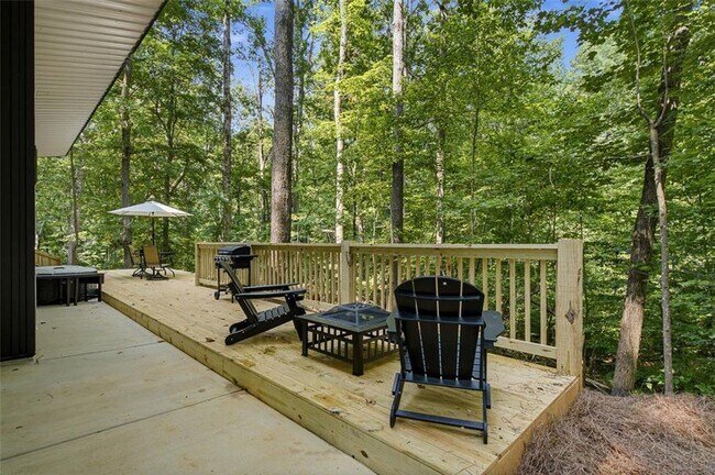 Building Photo - 3203 Navajo Cir