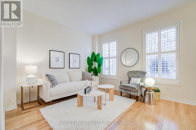 Building Photo - 10501 Woodbine Ave