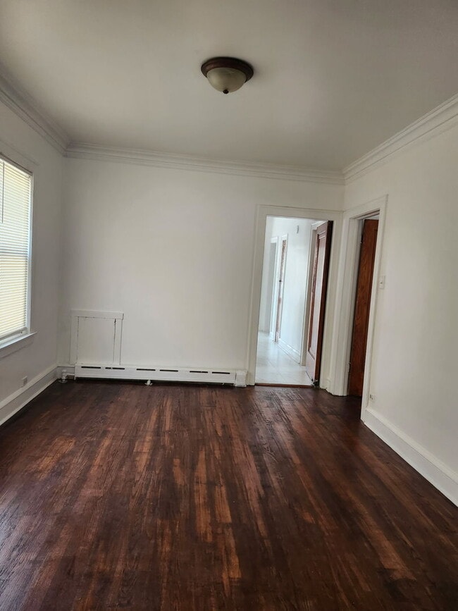 Building Photo - 2827 N Parkside Ave