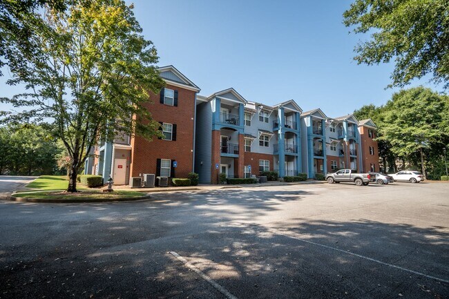 Building Photo - 120 Moose Club Dr