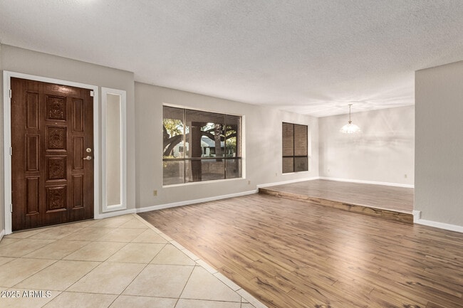 Building Photo - 4912 E Ludlow Dr