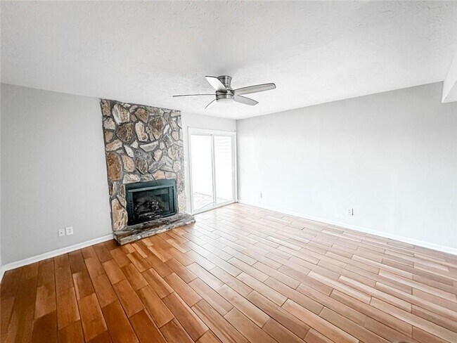 Foto del edificio - 2498 Hidden Cove Ct