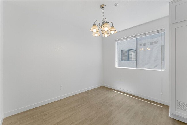 Foto del edificio - 14523 Freeman Ave