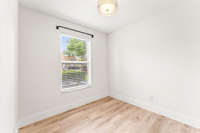 Foto del edificio - Charming Condo Retreat in Winter Park - Spacious 727 sq. ft. Home with lots of Community Features!