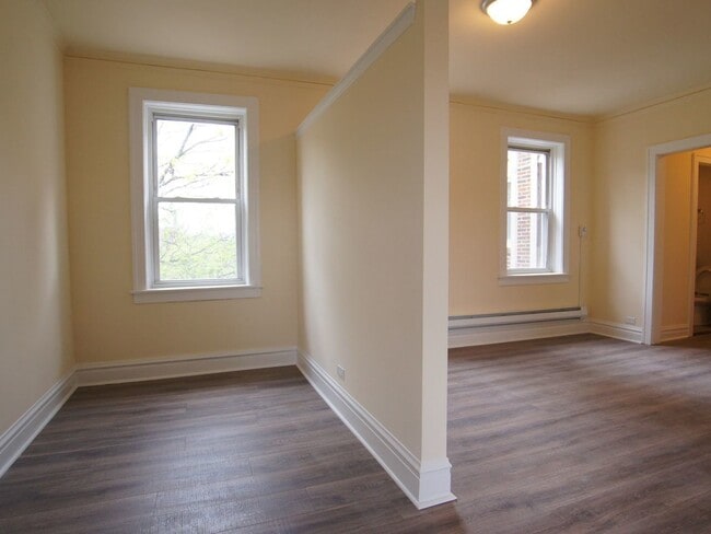Building Photo - 2936 W Palmer St