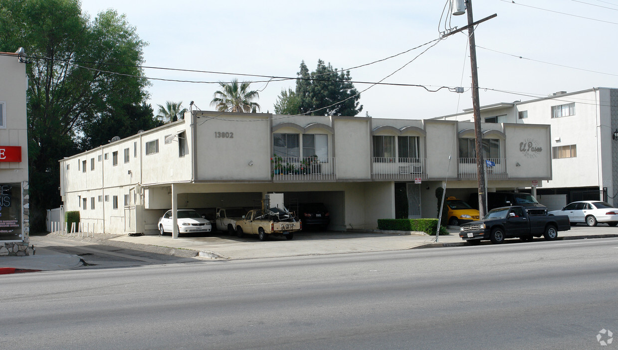 Primary Photo - El Paseo Apartments