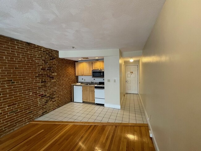 Building Photo - 12 Mount Auburn St