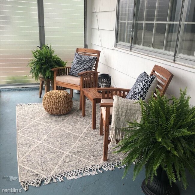 Building Photo - 2 br, 1.5 bath House - 58 Redfern Dr