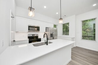 Building Photo - 5103 Mallow St