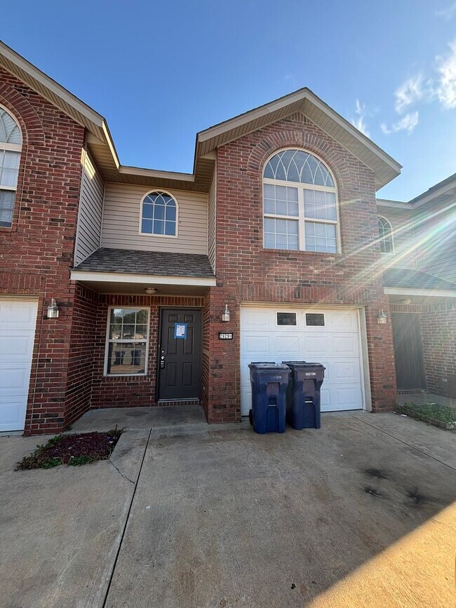 Foto del edificio - 2929 Meridian Pl