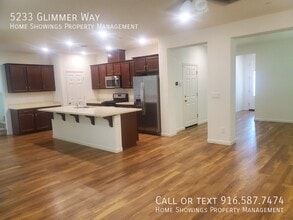 Building Photo - 5233 Glimmer Way