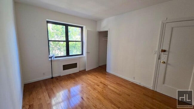 Building Photo - East 61 Street