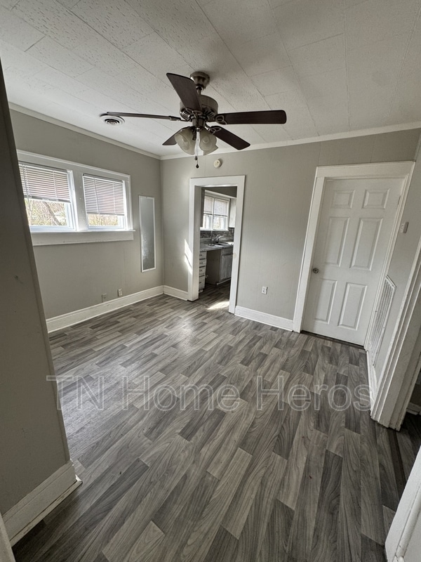 Foto del edificio - 2409 Hoitt Ave