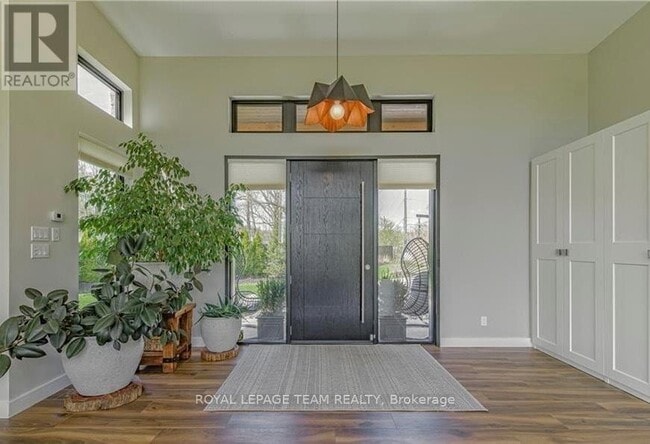 Building Photo - 8 Headlands Way