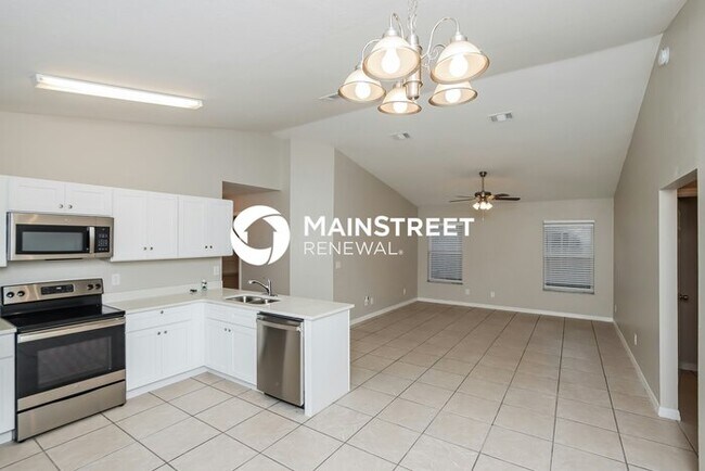 Building Photo - 3 Bedroom Pet-Friendly Home in vero beach, FL with Main Street Renewal