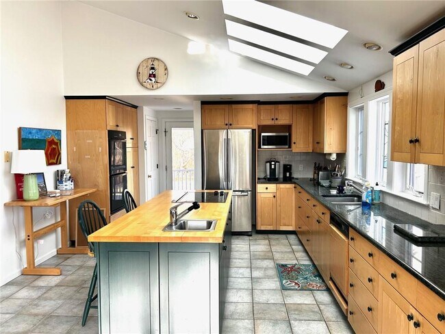 Foto del edificio - 123 Border Ave