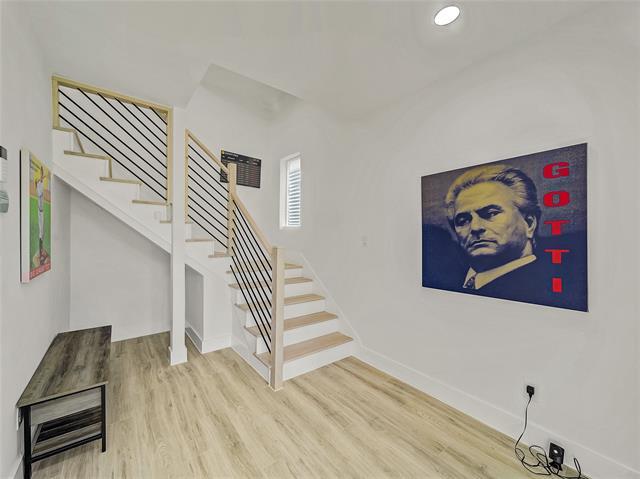 Building Photo - 2038 N Prairie Ave